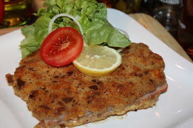 Gordon Bleu mit Schwarzwälder Schinkenspeck und Laugenpanade